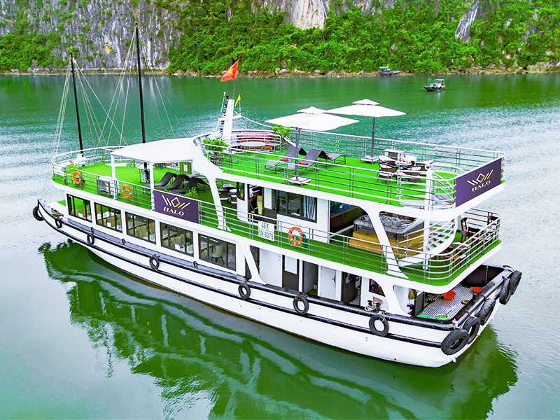 Private Halong Bay Cruise: 4-Hour Cruise in the AFTERNOON- Private Day Tour - Visit: Thien Cung Cave and Enjoy amazing view of Halong Bay
